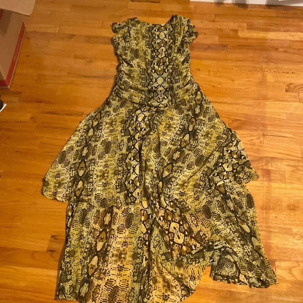 WOMEN’S Bar III high/low dress. Tan/black/brown print. Size 4